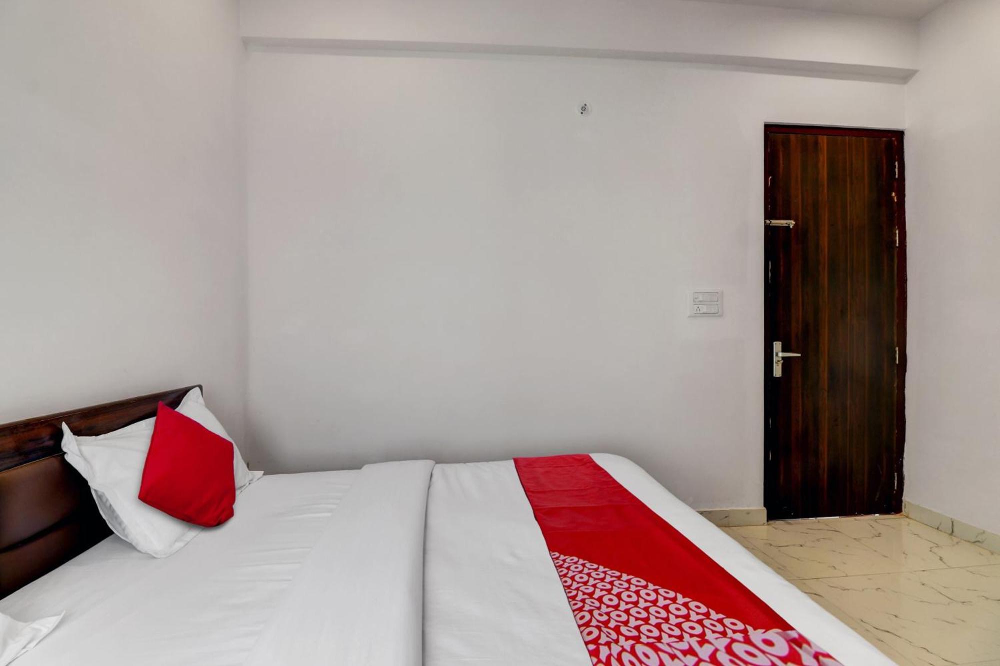 Hotel O Om Pushp Residency Mathura Ngoại thất bức ảnh